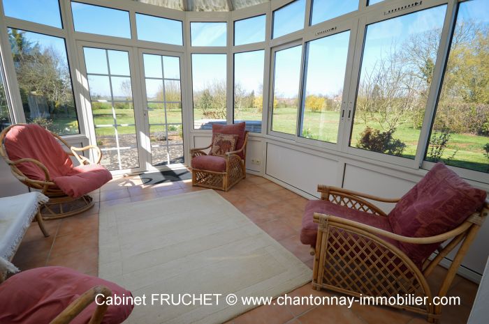 12 minutes CHANTONNAY - Belle maison en pierre  2 pas des p BAZOGES-EN-PAREDS immobilier à vendre au prix de 189900 euros
