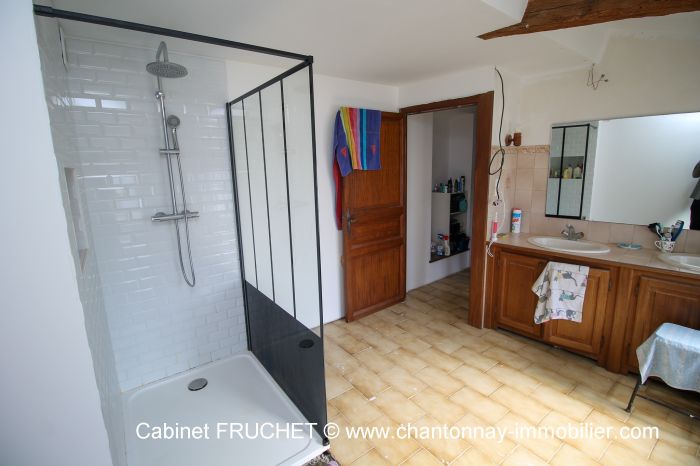 EXCLUSIVITE. Jolie maison ancienne dans environnement calme à vendre CHANTONNAY au prix de 189900 euros