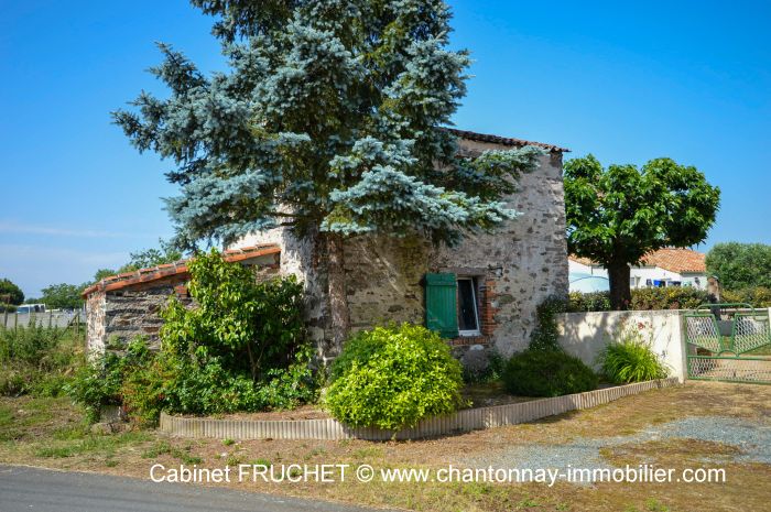 MAISON à vendre sur LES HERBIERS avec 6 pièces