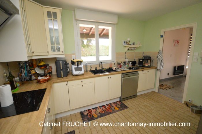 10 minutes de CHANTONNAY - Jolie maison de famille - 5 chamb à vendre LA JAUDONNIèRE au prix de 241500 euros