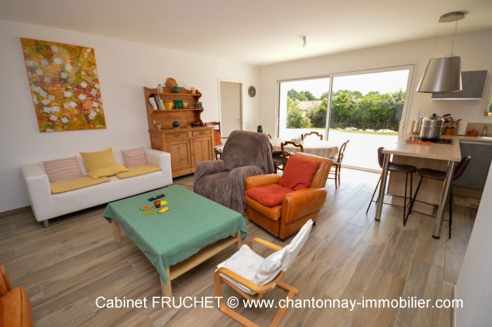 MAISON achat vente CHANTONNAY M6661