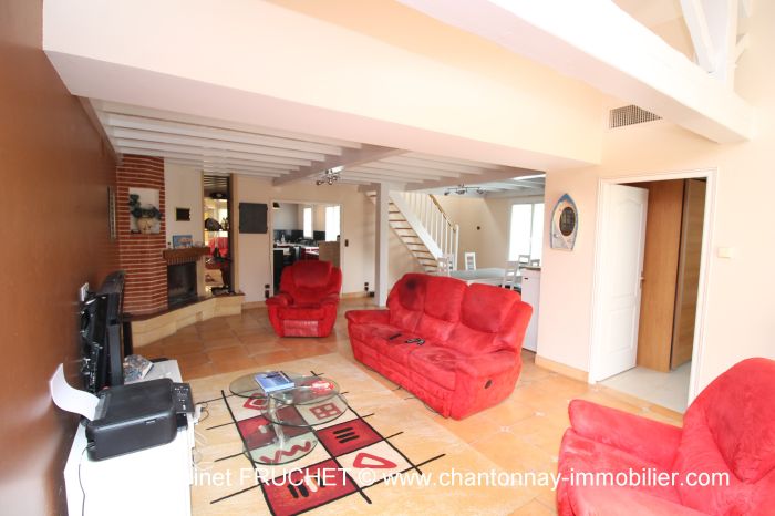 MAISON à vendre sur CHANTONNAY avec 7 pièces