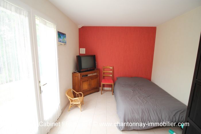 Maison de plain-pied aux beaux volumes dans bel environnemen à vendre CHANTONNAY au prix de 325000 euros