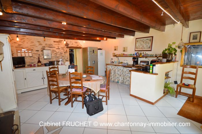 MAISON à vendre sur MOUILLERON-EN-PAREDS avec 5 pièces