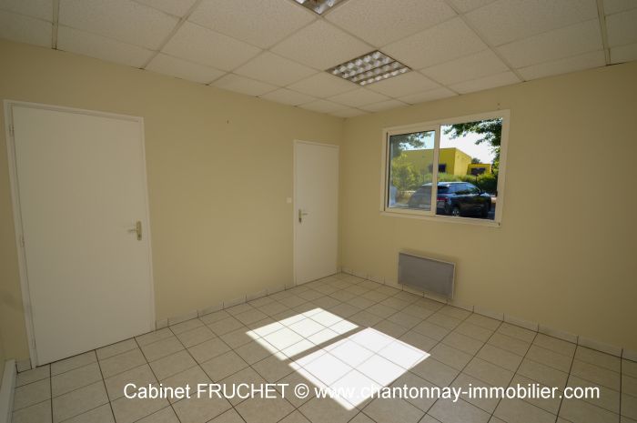 LOCAL COMMERCIAL en vente sur BOURNEZEAU M6667 au prix de 211000 euros