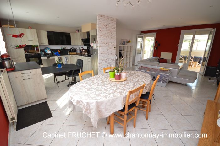 MAISON à vendre sur CHANTONNAY avec 6 pièces