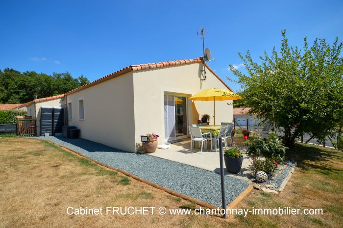 Maison de plain-pied rcente en parfait tat à vendre CHANTONNAY au prix de 179500 euros