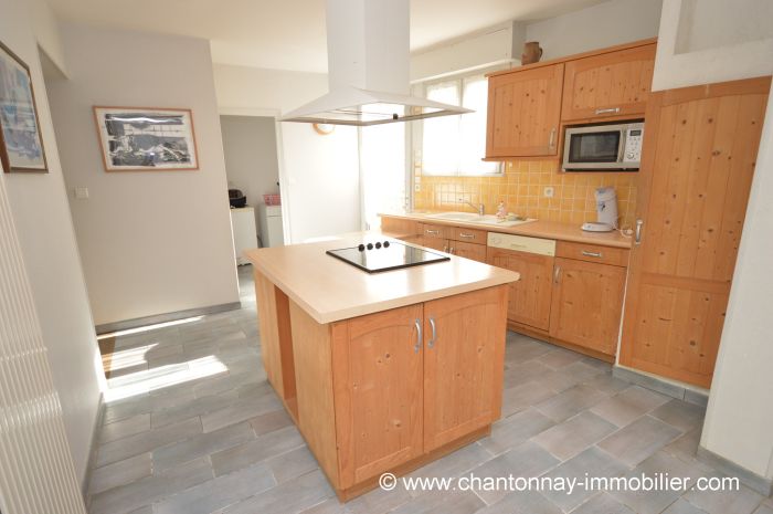 MAISON achat vente CHANTONNAY M6671