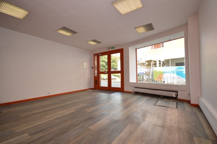 LOCAL COMMERCIAL à vendre sur CHANTONNAY avec 0 pièces