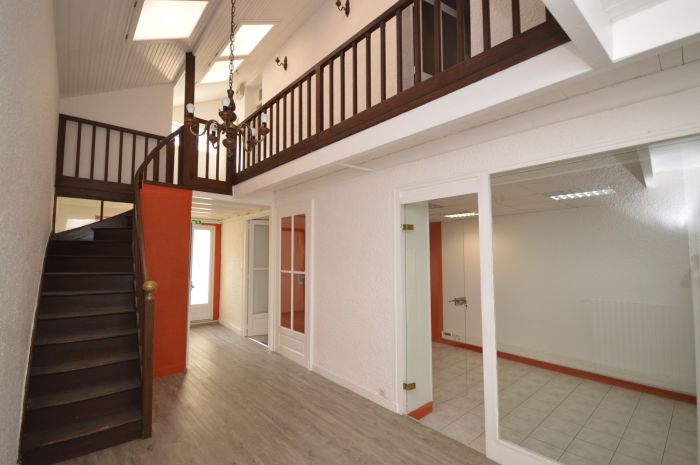 LOCAL COMMERCIAL photos des pièces du bien M6673 au prix de 500 euros