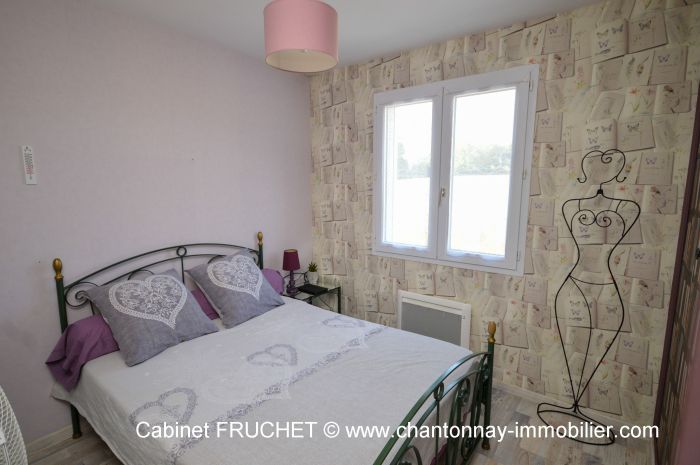 Axe CHANTONNAY - LES ESSARTS Jolie maison plain-pied dans en à vendre SAINT-VINCENT-STERLANGES au prix de 195000 euros