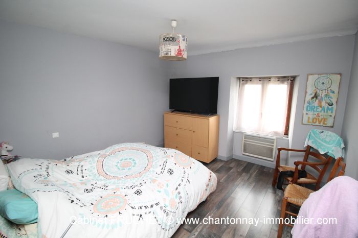 AXE CHANTONNAY - POUZAUGES  Charmante maison de famille dans CHANTONNAY immobilier à vendre au prix de 176500 euros