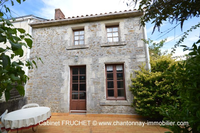 A vendre MAISON sur secteur BAZOGES-EN-PAREDS avec 154 m² de surface habitable