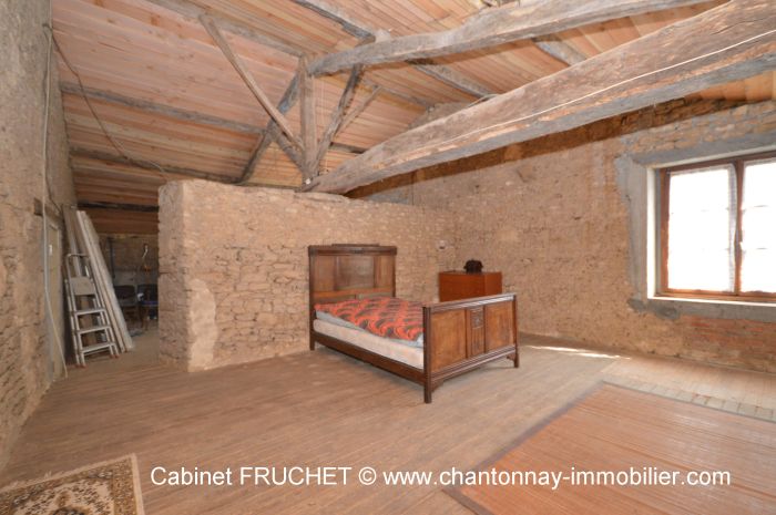 Jolie maison de village  à vendre BAZOGES-EN-PAREDS au prix de 117500 euros