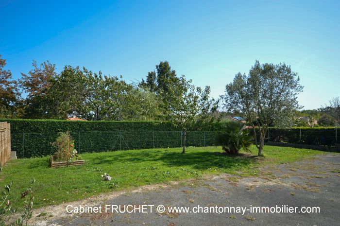 Belle maison ancienne rnove proche centre ville CHANTONNAY immobilier à vendre au prix de 185000 euros