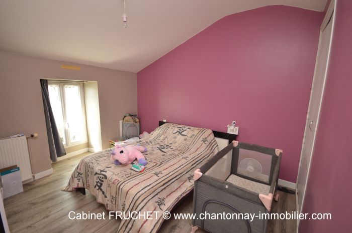 Maison ancienne rnove proche centre ville à vendre CHANTONNAY au prix de 171500 euros