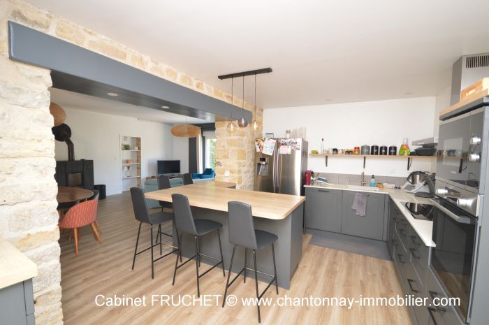 MAISON à vendre sur CHANTONNAY avec 6 pièces