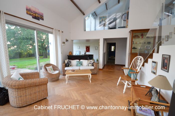 MAISON à vendre sur CHANTONNAY avec 6 pièces