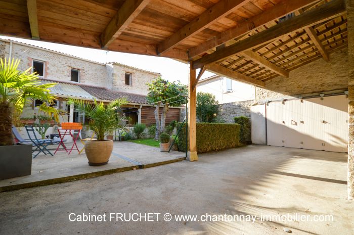 MAISON achat vente CHANTONNAY M6710