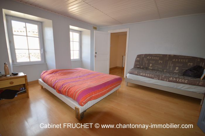 CHANTONNAY - Maison en pierre de 4 ch à vendre CHANTONNAY au prix de 211000 euros