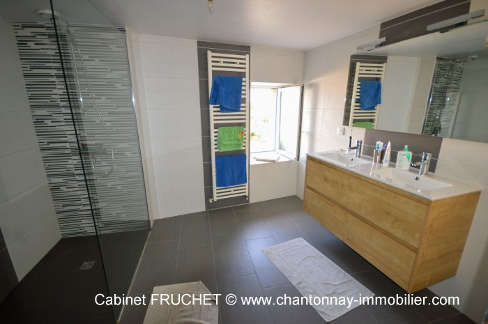 CHANTONNAY - Maison en pierre de 4 ch CHANTONNAY immobilier à vendre au prix de 211000 euros