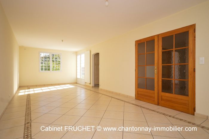MAISON achat vente CHANTONNAY M6716
