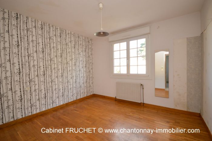 BOURNEZEAU - Maison de famille proche commerces et services à vendre BOURNEZEAU au prix de 183000 euros