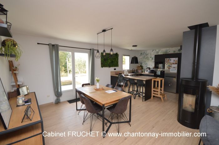 MAISON à vendre sur MONTAIGU-VENDéE avec 4 pièces